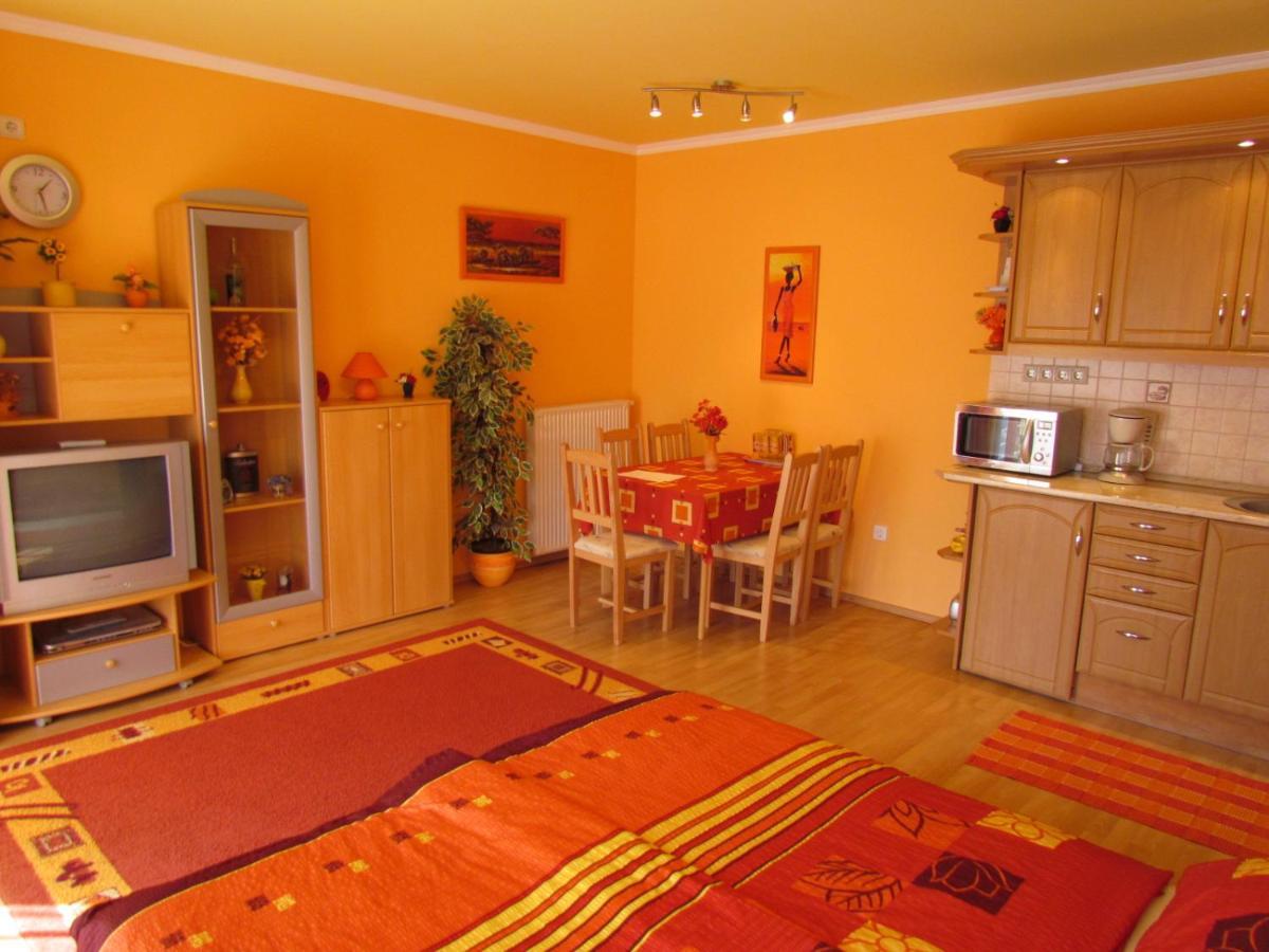 Balaton Wellness Apartman Siofok Exterior photo
