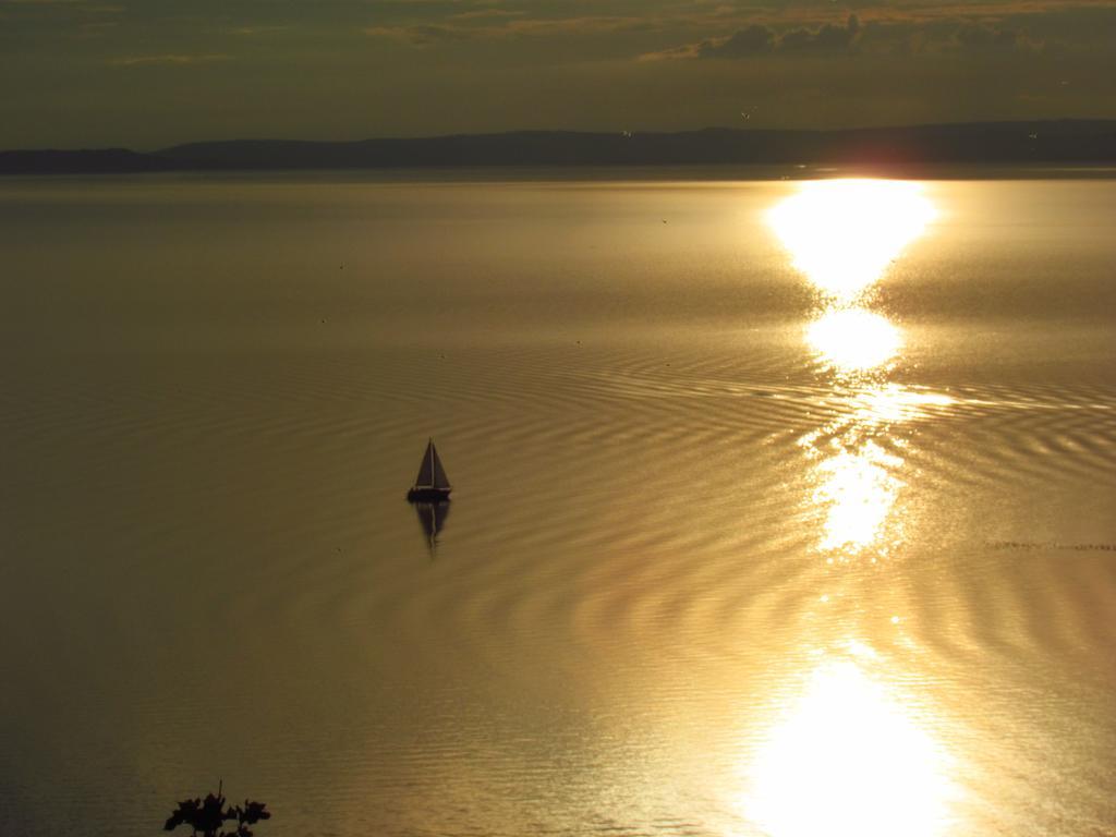 Balaton Wellness Apartman Siofok Room photo